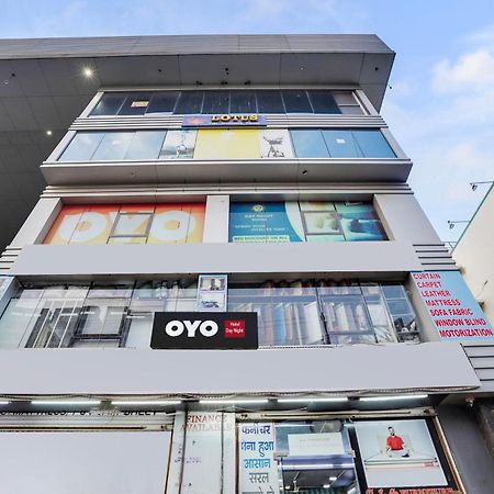 Hotel O Day Night Rooms Surat Exteriör bild
